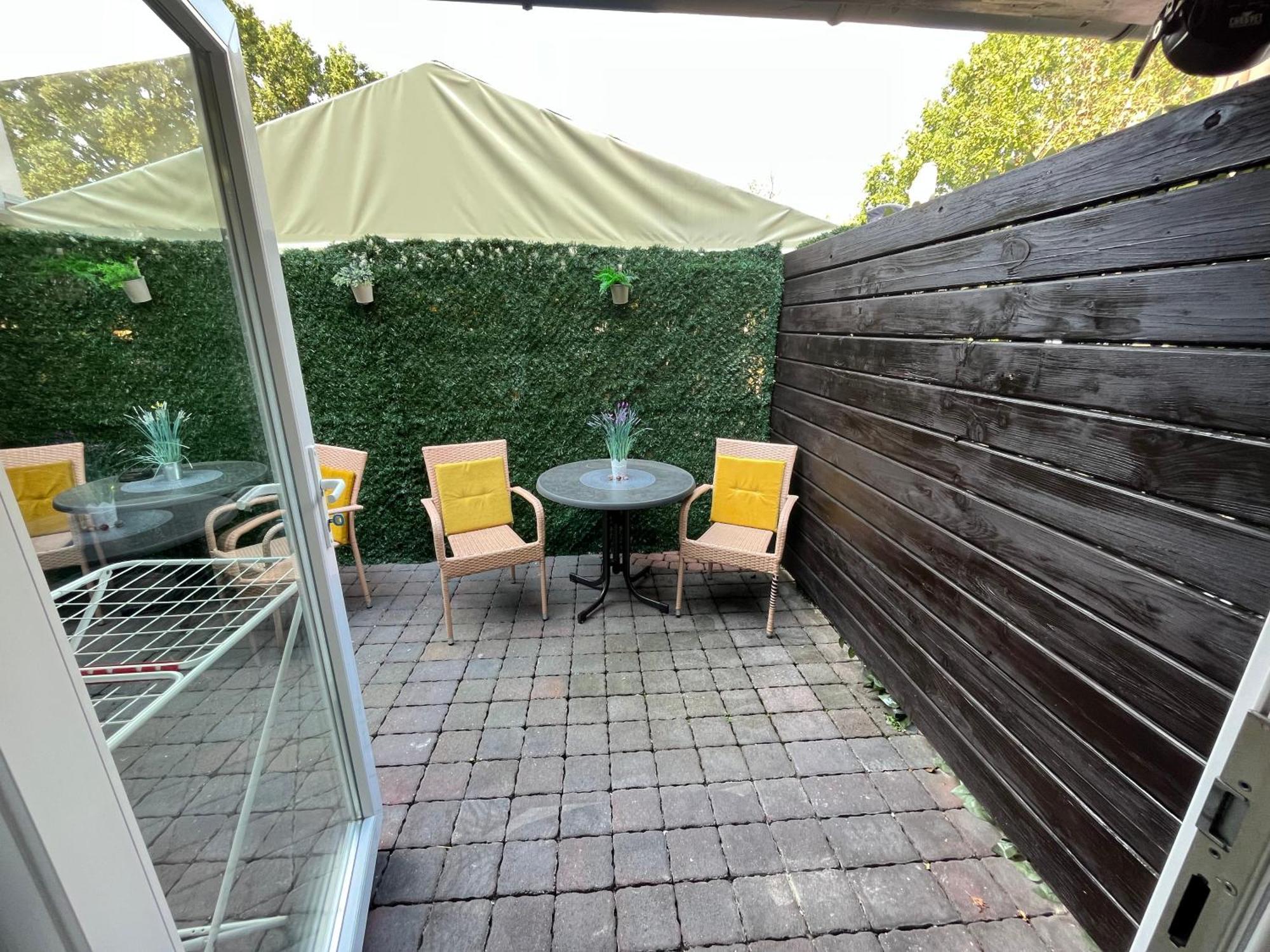 Las Palmas Rooms Štúrovo Zewnętrze zdjęcie