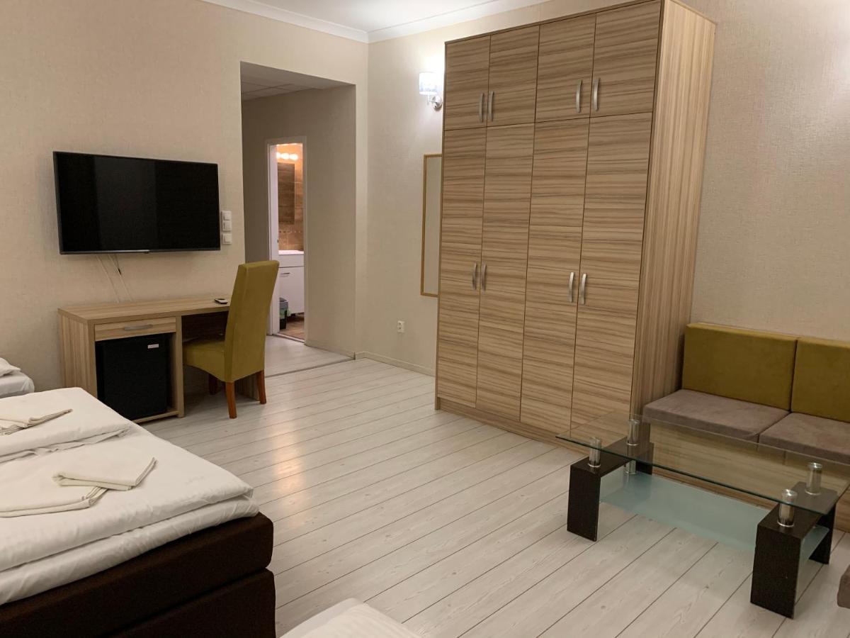 Las Palmas Rooms Štúrovo Zewnętrze zdjęcie